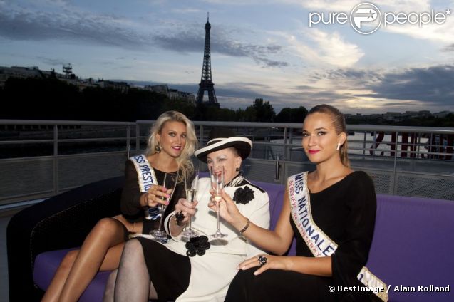 Geneviève de Fontenay et ses deux Miss, Miss Nationale et Miss Prestige National, à Paris, le 29 août 2012