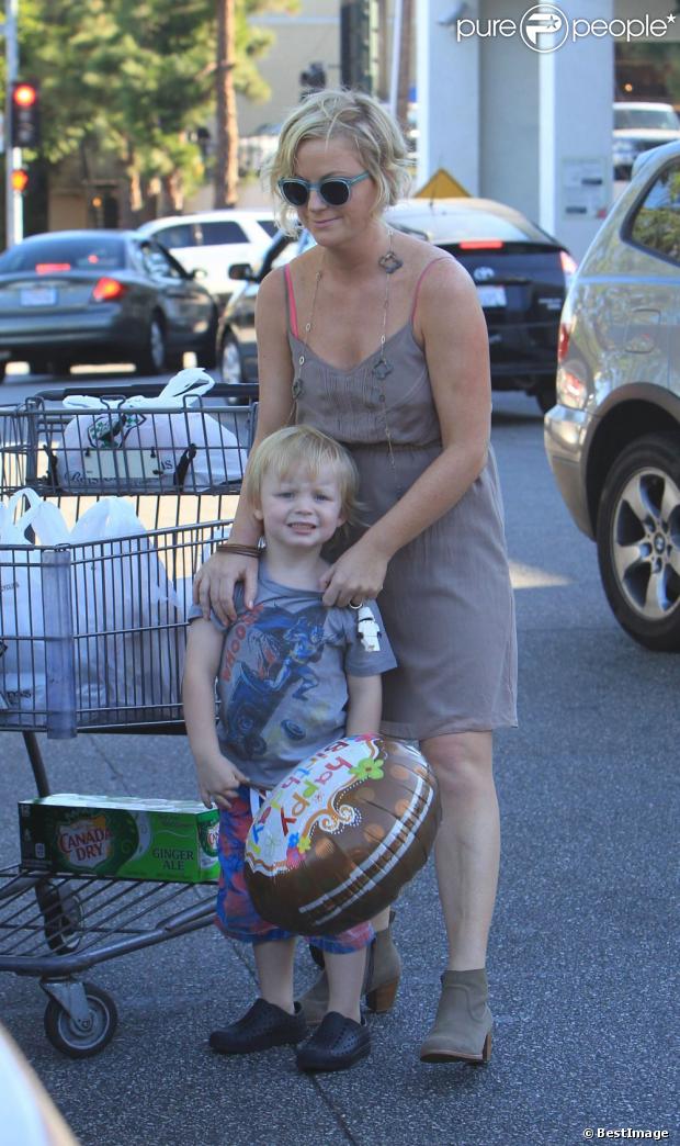 Amy Poehler avec ses fils Abel et Archie à Beverly Hills le 1er septembre 2012