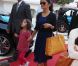 Salma Hayek arrive avec sa fille Valentina à Deauville le 7 septembre 2012