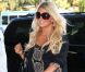 Jessica Simpson, surprise à l'aéroport de Los Angeles, s'apprête à prendre un vol pour New York en compagnie de son fiancé Eric Johsnon et de leur fille Maxwell. Los Angeles, le 9 septembre 2012.