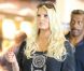 Jessica Simpson tout de noir vêtue, s'apprête à prendre un vol pour New York. Los Angeles, le 9 septembre 2012.
