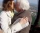 Thierry et Annie s'embrassent dans la montgolfière le lundi 10 septembre 2012 sur M6 dans L'amour est dans le pré 7