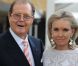 Roger Moore et sa quatrième épouse, Cristina Tholstrup, en juillet 2012.