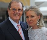 Roger Moore et sa quatrième femme, Cristina Tholstrup, en juillet 2012.