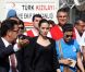 Angelina Jolie, aux côtés des autorités turques, le vendredi 14 septembre, à Ankara (Turquie), pour discuter de la situation en Syrie, et de l'accueil des populations réfugiées.
