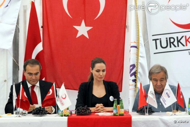 Angelina Jolie rencontre les autorités turques, le vendredi 14 septembre, à Ankara (Turquie), pour discuter de la situation en Syrie, et de l'accueil des populations réfugiées.