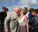 Charlène, la fille de Thierry, est ravie au mariage de son papa avec Annie. 15 septembre 2012