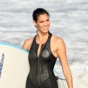 NCIS Los Angeles : Daniela Ruah surfeuse sexy aux côtés d'Eric Christian Olsen