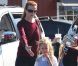 Marcia Cross et ses jumelles Eden et Savannah à la sortie de Country Mart, à Brentwood, le 18 septembre 2012