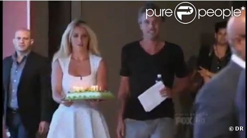 Britney Spears souhaite un Happy Birthday à L.A. Reid, en chanson.