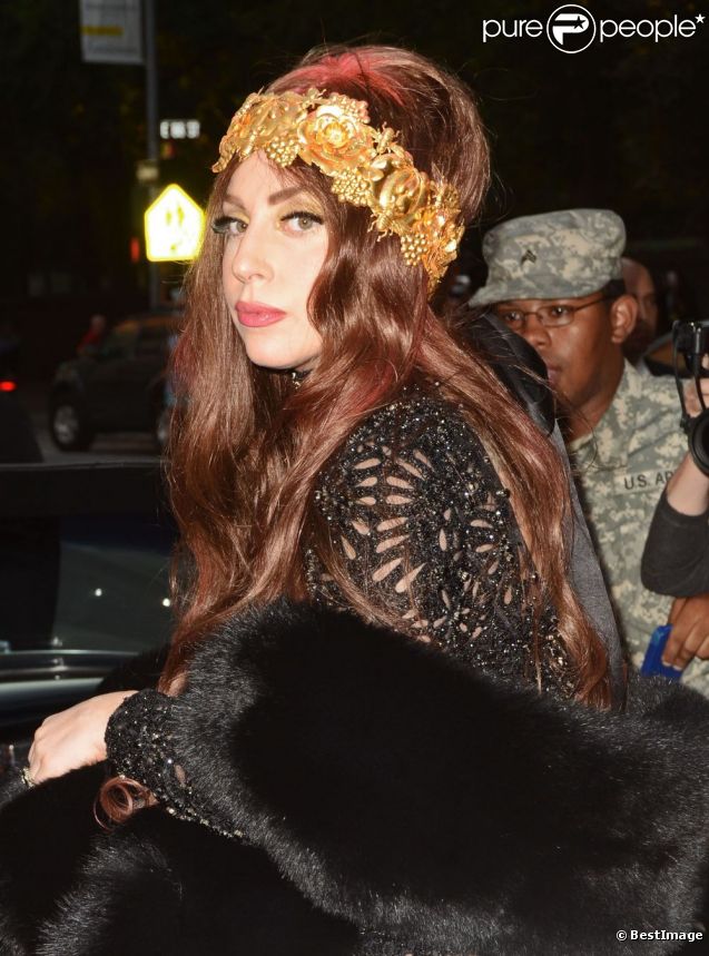 Le visage beaucoup plus rond, Lady Gaga a avoué avoir pris 11 kilos en quelques mois