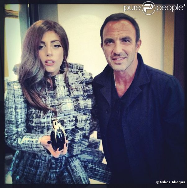 Lady Gaga aux côtés de Nikos Aliagas à Paris, le 23 septembre 2012.