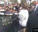 Lady Gaga quitte le magasin Sephora des Champs-Elysées où elle vient de pique-niquer avec ses fans, le 23 septembre 2012.