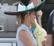  Jennifer Aniston tourne  We're the Millers  avec un faux bébé et un sombrero, le 25 septembre au Nouveau-Mexique. 