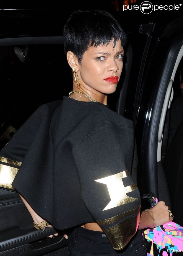 Rihanna fait la grimace en quittant son hôtel, le Gansevoort, à Manhattan. New York, le 1er octobre 2012.