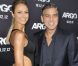 Stacy Keibler et George Clooney à la première du film  Argo  de Ben Affleck, le 4 octobre 2012.