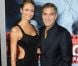 Le couple Stacy Keibler et George Clooney à la première du film  Argo  de Ben Affleck, le 4 octobre 2012.