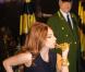 Lady Gaga assure la promotion de son parfum au magasin Harrods à Londres, le 7 octobre 2012.