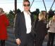  Brad Pitt, allure chic et décontactée, lunettes de soleil et chemise ouverte sur tapis rouge.  
 Las Vegas, 6 juin 2007.  