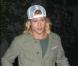  Brad Pitt période surfeur : des cheveux long et très blonds.  
 Los Angeles, 9 octobre 2003. 