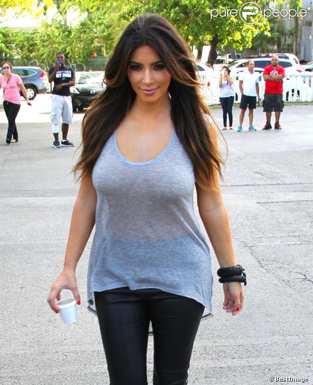 Kim Kardashian, sexy à Miami. Le 13 octobre 2012.