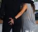 Kim Kardashian, taquine avec sa soeur Khloé à Miami. Le 13 octobre 2012.
