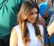 Kim Kardashian quitte une boutique Vespa, suivie par les caméras de Keeping Up With The Kardashians. Miami, le 13 octobre 2012.