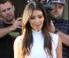 Kim Kardashian quitte une boutique Vespa à Miami. Le 13 octobre 2012.