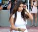 Kim Kardashian quitte une boutique Vespa à Miami. Le 13 octobre 2012.