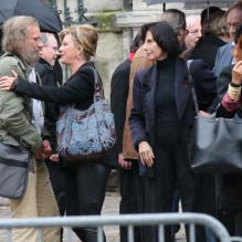 Jeane Manson, Denise Fabre, Julie Piétri, aux obsèques de Frank Alamo en l'église de Saint-Germain-des-Prés à Paris, le 18 octobre 2012.