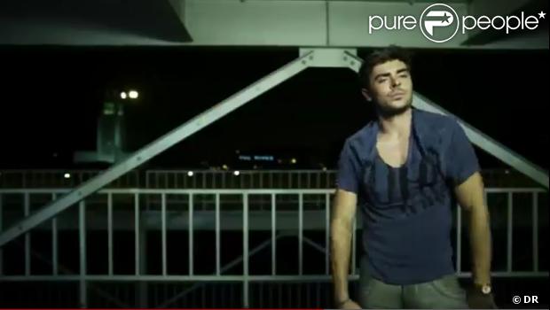 Zac Efron dans la nouvelle publicité pour John John Denim. - photos Purepeople