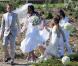 Jean-Luc Delarue et Anissa au sommet du bonheur le jour de leur mariage le 12 mai 2012 à Sauzon.