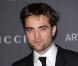 Robert Pattinson élégant en costume au  LACMA Art Gala  à Los Angeles le 27 octobre 2012.