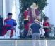 Jessica Alba et sa famille s'amuse chez Gwen Stefani le 27 octobre 2012.