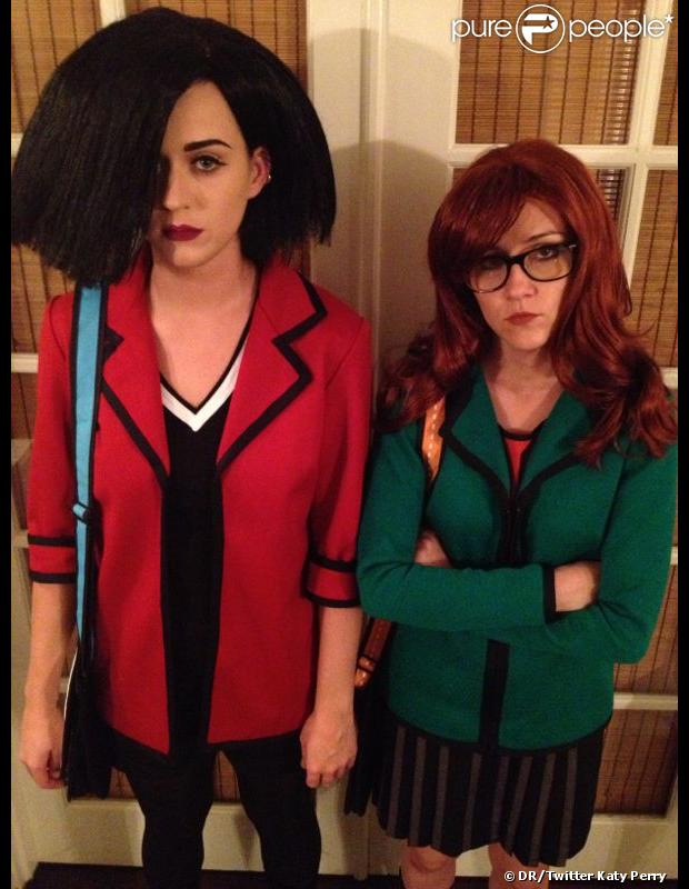 Katy Perry et Shannon Woodward en Jane Lane et Daria pour la fête d'Halloween Hollywood Forever du groupe Maroon 5 à Los Angeles, le 31 octobre 2012 - Photo Twitter