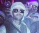 Chris Brown aux côtés de ses amis tous déguisés en talibans lors de la soirée Halloween de Rihanna le 31 octobre 2012 à West Hollywood