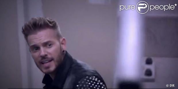 M. Pokora et Tal dans le clip Envole-moi, titre présent sur la compilation Génération Goldman dans les bacs le 19 novembre 2012.