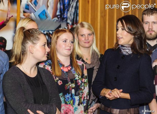 CASA REAL DE DINAMARCA - Página 60 986327-crown-princess-mary-of-denmark-attends-620x0-1