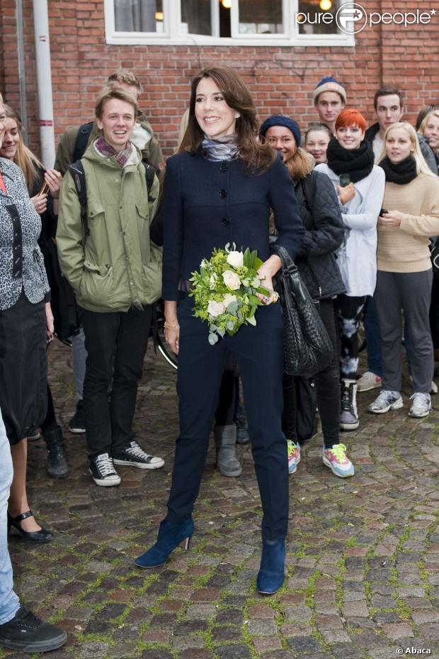 CASA REAL DE DINAMARCA - Página 60 986331-crown-princess-mary-of-denmark-attends-620x0-1