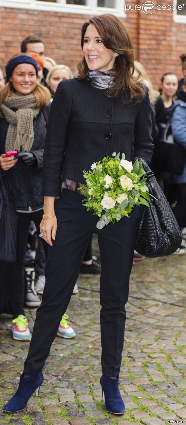 CASA REAL DE DINAMARCA - Página 60 986342-crown-princess-mary-of-denmark-attends-620x0-1