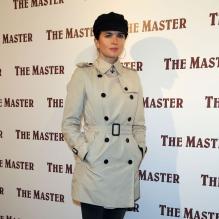 Cécile Cassel, classique et très parisienne lors de la première du film The Master à l'Arlequin (Paris), le 4 décembre 2012.