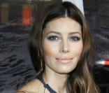Jessica Biel : Radieuse et sexy avec Uma Thurman et Gerard Butler