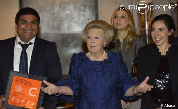 CASA REAL HOLANDESA - Página 6 1004467-queen-beatrix-of-the-netherlands-poses-620x0-1