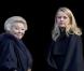  La reine Beatrix des Pays-Bas et la princesse Mabel d'Orange-Nassau. La famille royale des Pays-Bas (la reine Beatrix, le prince Willem-Alexander, la princesse Maxima, le prince Constantijn, la princesse Laurentien et la princesse Mabel) procédait le 12 décembre 2012 à la remise à Eloisa Cartonera du Prix Prince Claus décerné par la fondation Prince Claus, coprésidée par le prince Constantijn et le prince Friso. Ce dernier est toujours dans le coma, à Londres. 
