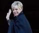  La princesse Laurentien. La famille royale des Pays-Bas (la reine Beatrix, le prince Willem-Alexander, la princesse Maxima, le prince Constantijn, la princesse Laurentien et la princesse Mabel) procédait le 12 décembre 2012 à la remise à Eloisa Cartonera du Prix Prince Claus décerné par la fondation Prince Claus, coprésidée par le prince Constantijn et le prince Friso. Ce dernier est toujours dans le coma, à Londres. 