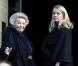  La reine Beatrix des Pays-Bas et la princesse Mabel d'Orange-Nassau. La famille royale des Pays-Bas (la reine Beatrix, le prince Willem-Alexander, la princesse Maxima, le prince Constantijn, la princesse Laurentien et la princesse Mabel) procédait le 12 décembre 2012 à la remise à Eloisa Cartonera du Prix Prince Claus décerné par la fondation Prince Claus, coprésidée par le prince Constantijn et le prince Friso. Ce dernier est toujours dans le coma, à Londres. 