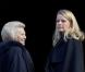  La reine Beatrix des Pays-Bas et la princesse Mabel d'Orange-Nassau. La famille royale des Pays-Bas (la reine Beatrix, le prince Willem-Alexander, la princesse Maxima, le prince Constantijn, la princesse Laurentien et la princesse Mabel) procédait le 12 décembre 2012 à la remise à Eloisa Cartonera du Prix Prince Claus décerné par la fondation Prince Claus, coprésidée par le prince Constantijn et le prince Friso. Ce dernier est toujours dans le coma, à Londres. 