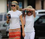 Kim Basinger : Avec sa fille Ireland, son portrait craché, en vacances à Hawaï