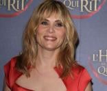Emmanuelle Seigner : Radieuse et suave malgré l'absence de Gérard Depardieu