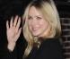 Naomi Watts salue les quelques fans venus l'accueillir devant le Late Show de David Letterman à New York, le 20 décembre 2012.